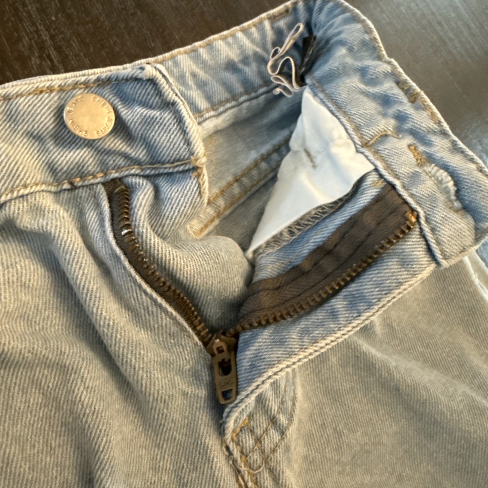 Girls 7 Distressed Look Light Blue Jeans - Picture 7 of 11